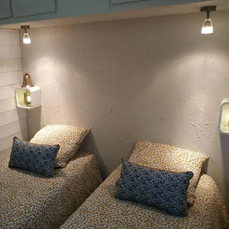 Apartment A 350m De La Et Du Port Frejus