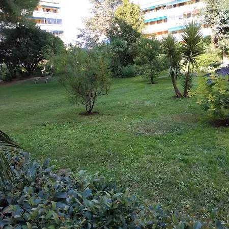 Apartment A 350m De La Et Du Port Frejus