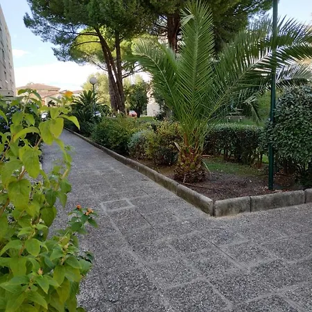 à 350m De La Et Du Port Appartamento