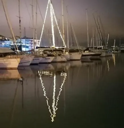 A 350m De La Et Du Port Frejus